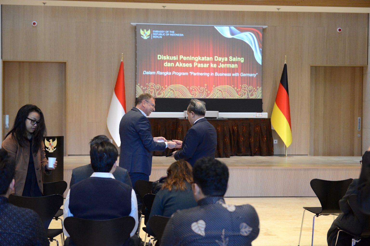 196074bf-3af6-4684-b282-47eac892deee